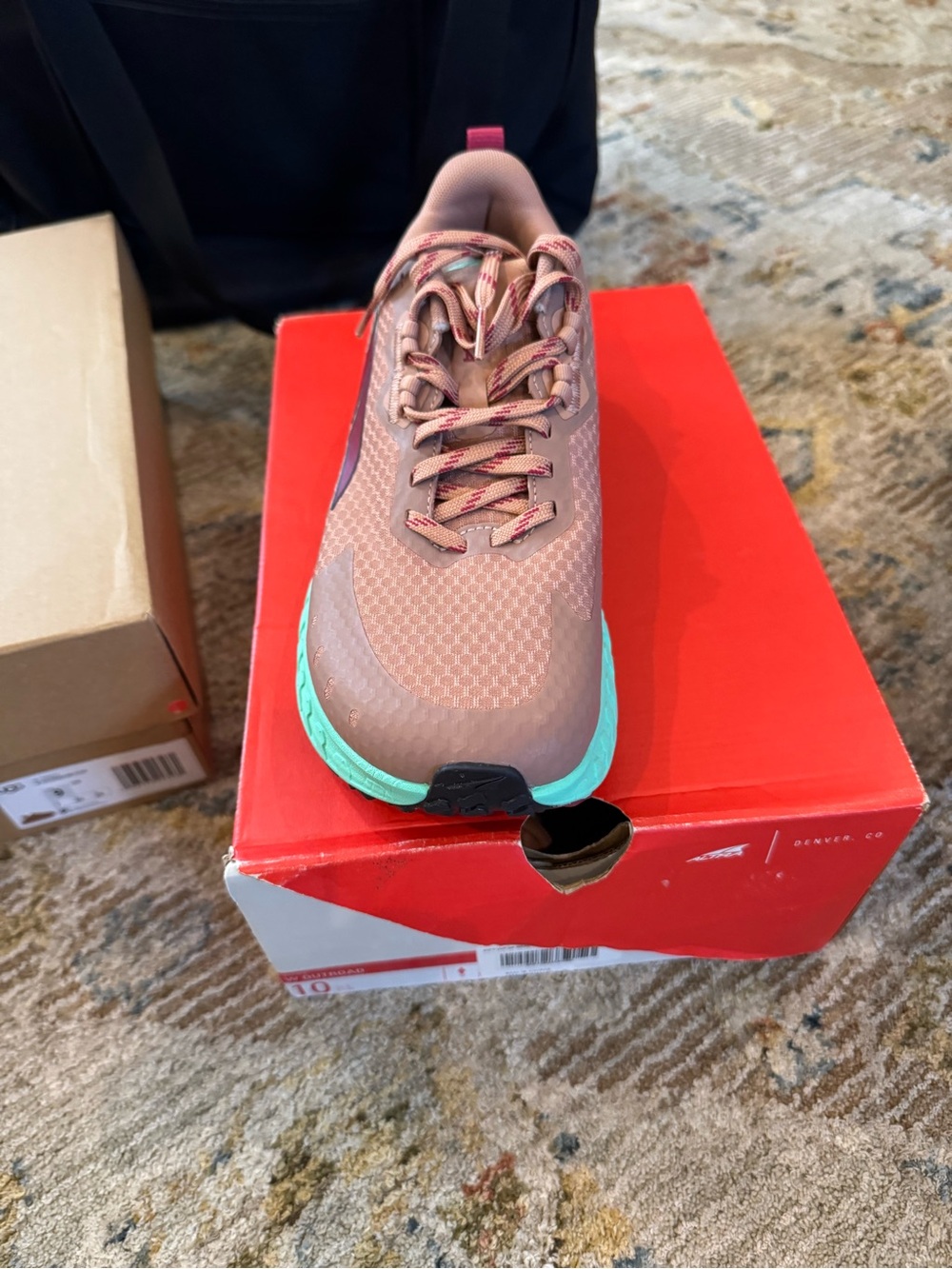 Altra Women's OutRoad Trail Running Shoes - Dusty pink & Mint - Picture 2 of 7